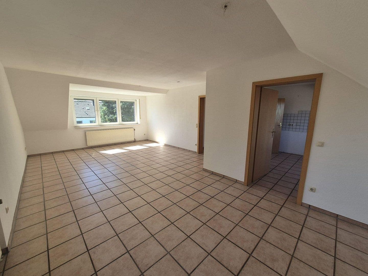 Pronájem bytu 3+1 78 m², Jülicher Str. 8, Jüchen, Severní Porýní-Vestfálsko Pronájem bytu 3+1 78 m², Jülicher Str. 8, Jüchen, Severní Porýní-Vestfálsko