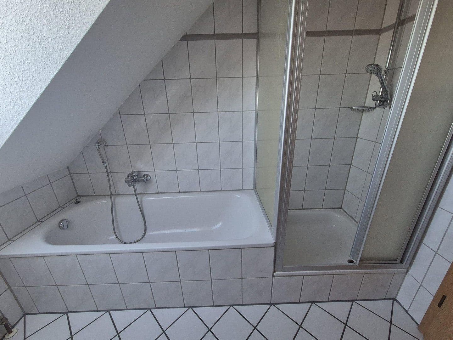 Pronájem bytu 3+1 78 m², Jülicher Str. 8, Jüchen, Severní Porýní-Vestfálsko Pronájem bytu 3+1 78 m², Jülicher Str. 8, Jüchen, Severní Porýní-Vestfálsko