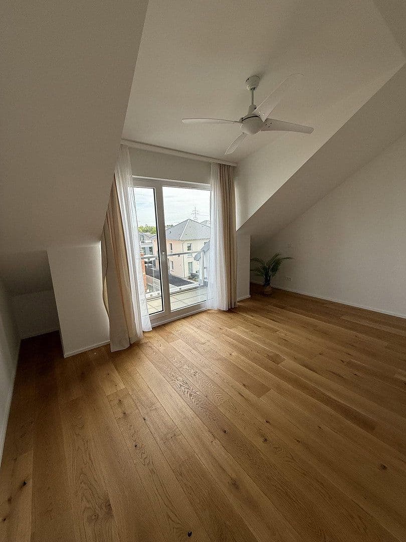 Pronájem domu 185 m², pozemek 260 m², An der Riedhohl 19, Bad Homburg vor der Höhe, Hessen Pronájem domu 185 m², pozemek 260 m², An der Riedhohl 19, Bad Homburg vor der Höhe, Hessen