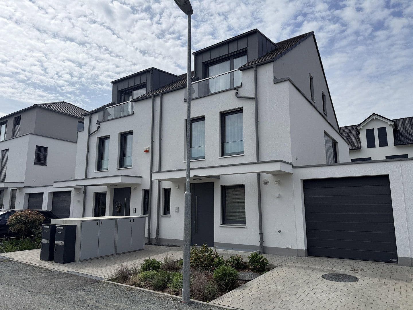 Pronájem domu 185 m², pozemek 260 m², An der Riedhohl 19, Bad Homburg vor der Höhe, Hessen Pronájem domu 185 m², pozemek 260 m², An der Riedhohl 19, Bad Homburg vor der Höhe, Hessen