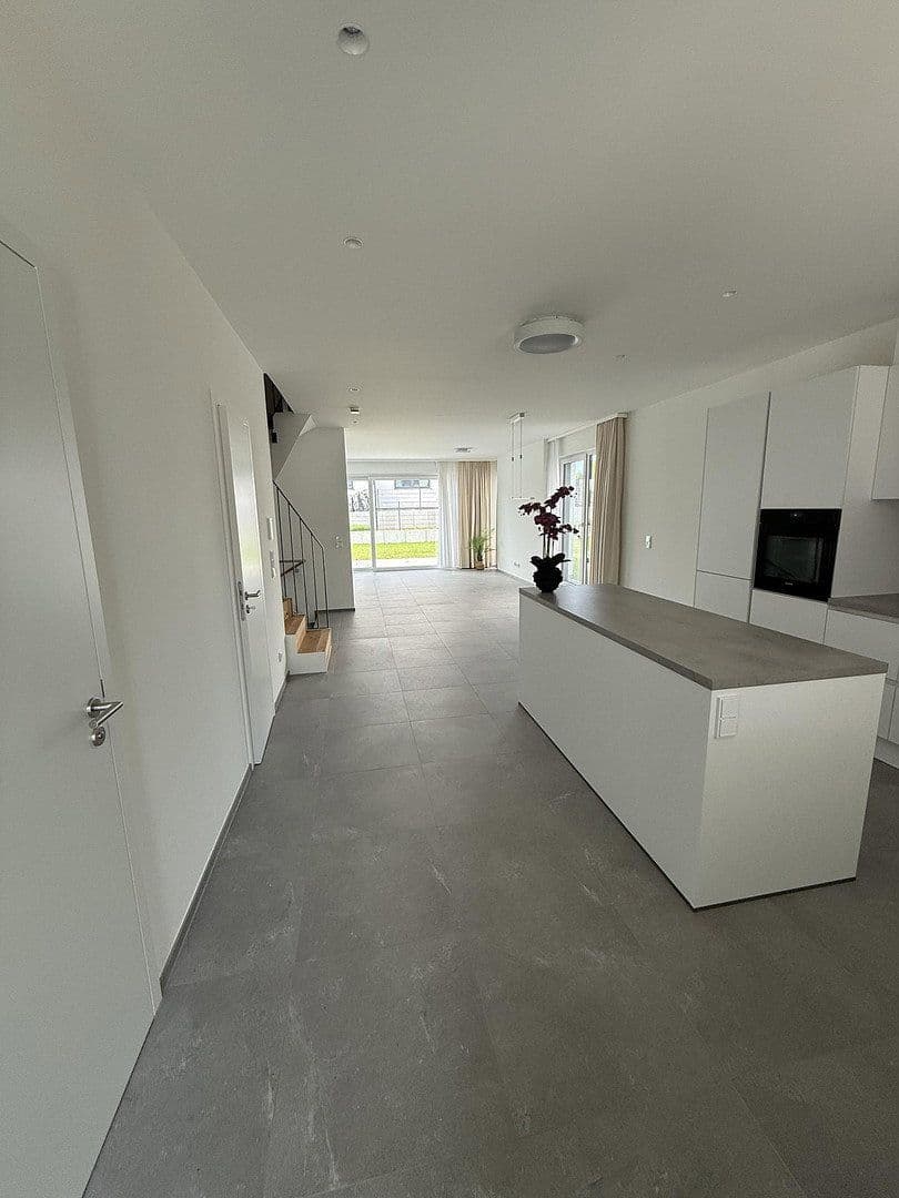 Pronájem domu 185 m², pozemek 260 m², An der Riedhohl 19, Bad Homburg vor der Höhe, Hessen Pronájem domu 185 m², pozemek 260 m², An der Riedhohl 19, Bad Homburg vor der Höhe, Hessen