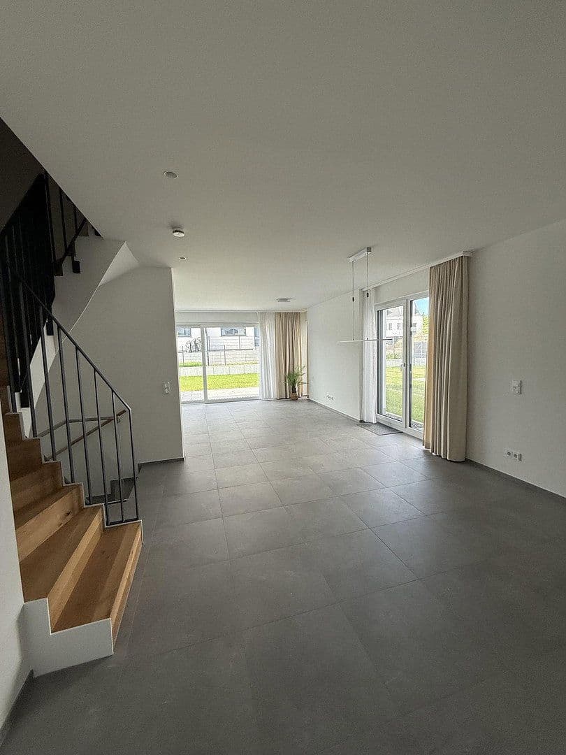 Pronájem domu 185 m², pozemek 260 m², An der Riedhohl 19, Bad Homburg vor der Höhe, Hessen Pronájem domu 185 m², pozemek 260 m², An der Riedhohl 19, Bad Homburg vor der Höhe, Hessen