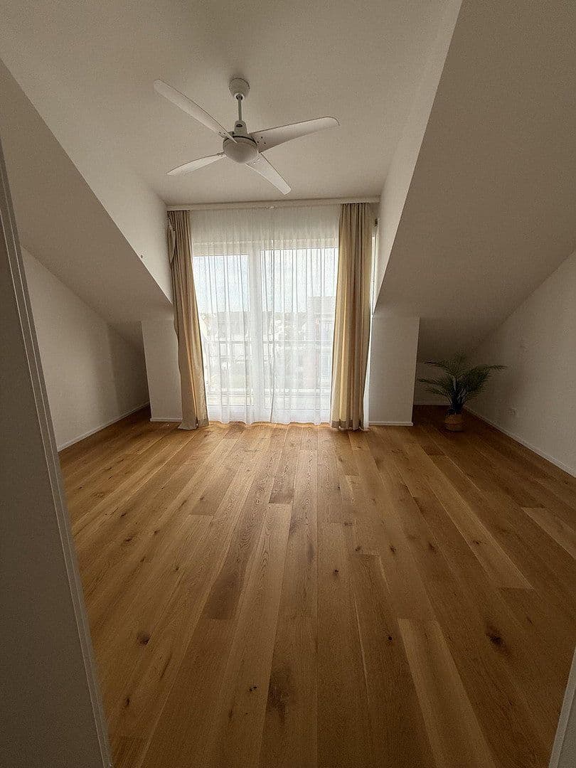 Pronájem domu 185 m², pozemek 260 m², An der Riedhohl 19, Bad Homburg vor der Höhe, Hessen Pronájem domu 185 m², pozemek 260 m², An der Riedhohl 19, Bad Homburg vor der Höhe, Hessen