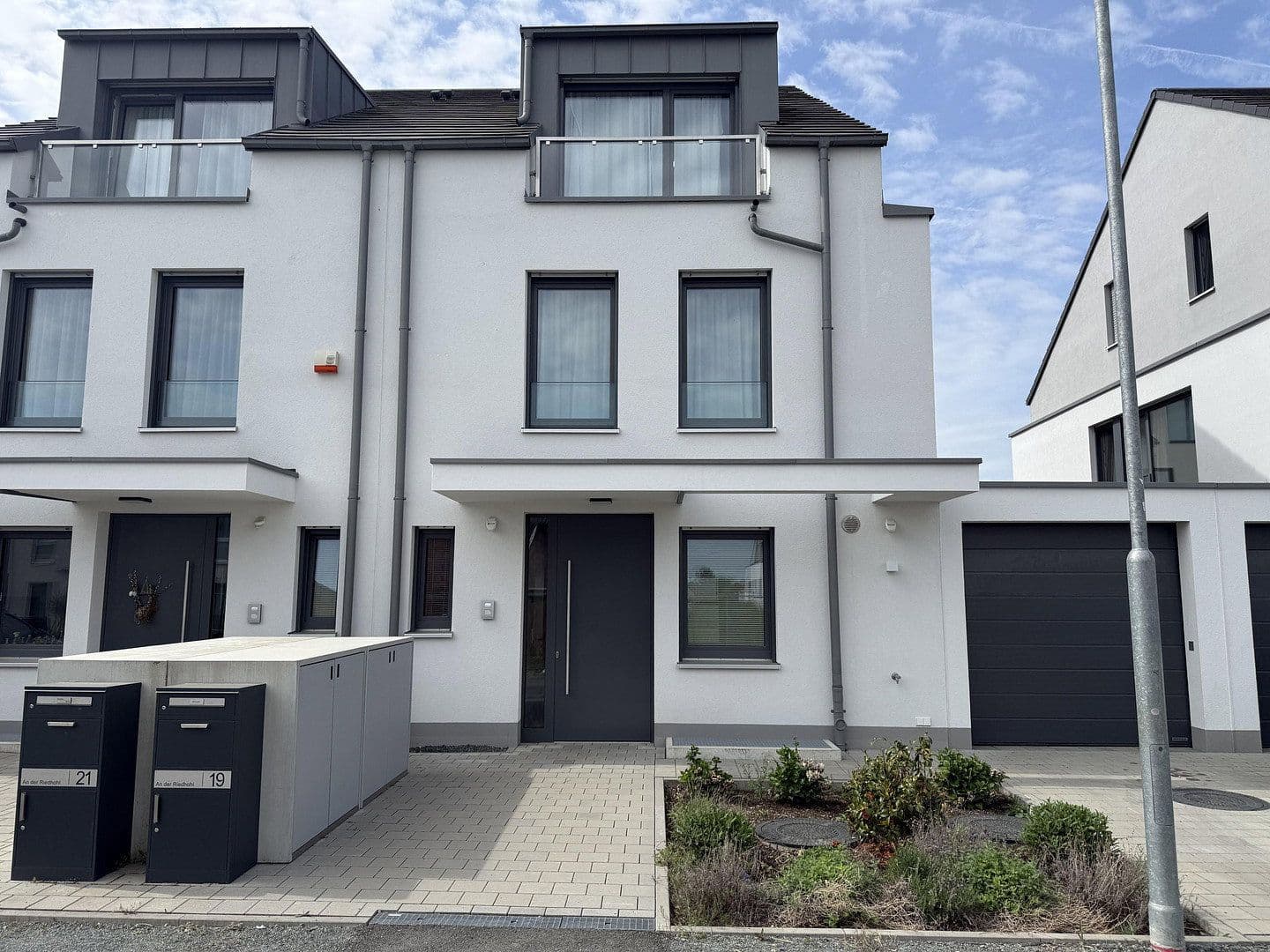 Pronájem domu 185 m², pozemek 260 m², An der Riedhohl 19, Bad Homburg vor der Höhe, Hessen Pronájem domu 185 m², pozemek 260 m², An der Riedhohl 19, Bad Homburg vor der Höhe, Hessen