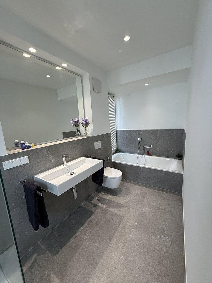 Pronájem domu 185 m², pozemek 260 m², An der Riedhohl 19, Bad Homburg vor der Höhe, Hessen Pronájem domu 185 m², pozemek 260 m², An der Riedhohl 19, Bad Homburg vor der Höhe, Hessen