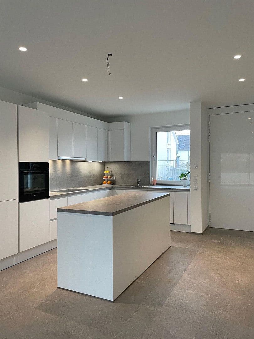 Pronájem domu 185 m², pozemek 260 m², An der Riedhohl 19, Bad Homburg vor der Höhe, Hessen Pronájem domu 185 m², pozemek 260 m², An der Riedhohl 19, Bad Homburg vor der Höhe, Hessen