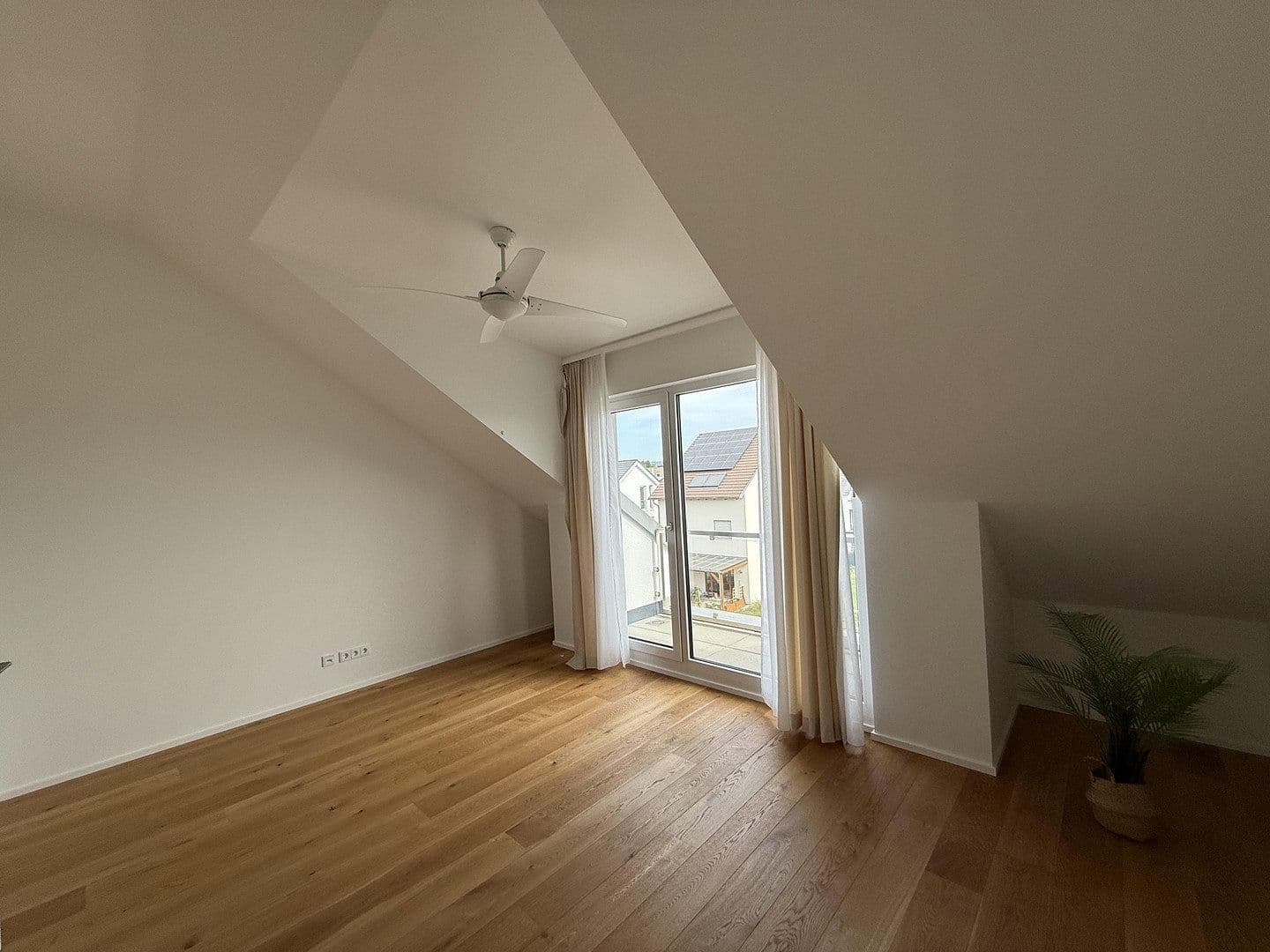 Pronájem domu 185 m², pozemek 260 m², An der Riedhohl 19, Bad Homburg vor der Höhe, Hessen Pronájem domu 185 m², pozemek 260 m², An der Riedhohl 19, Bad Homburg vor der Höhe, Hessen