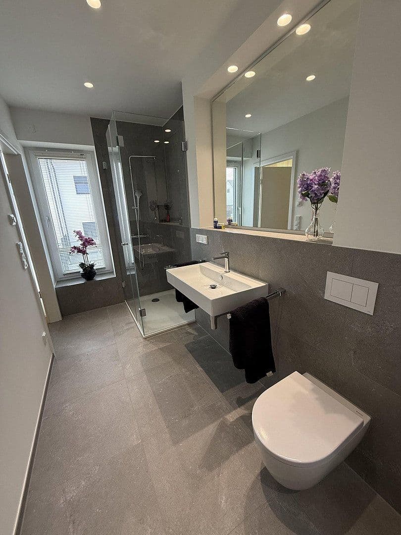 Pronájem domu 185 m², pozemek 260 m², An der Riedhohl 19, Bad Homburg vor der Höhe, Hessen Pronájem domu 185 m², pozemek 260 m², An der Riedhohl 19, Bad Homburg vor der Höhe, Hessen