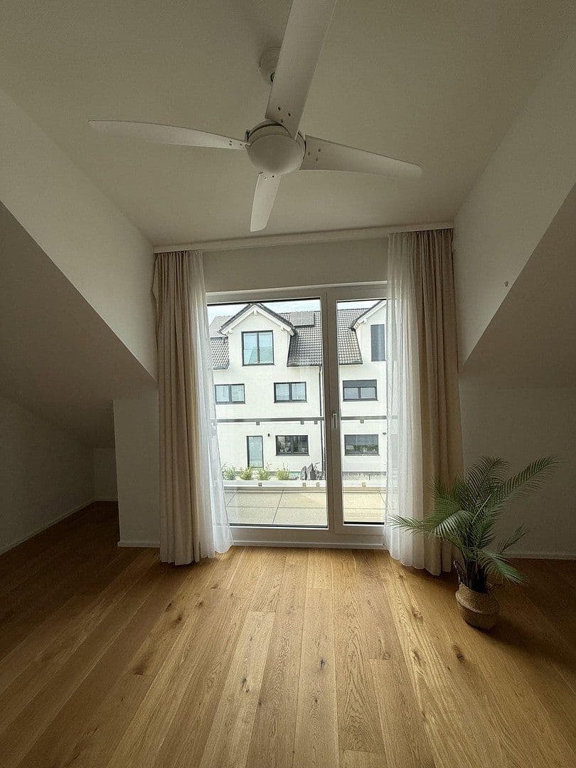 Pronájem domu 185 m², pozemek 260 m², An der Riedhohl 19, Bad Homburg vor der Höhe, Hessen Pronájem domu 185 m², pozemek 260 m², An der Riedhohl 19, Bad Homburg vor der Höhe, Hessen