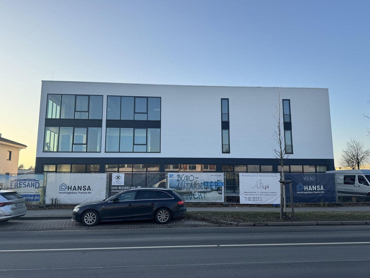 Pronájem nebytového prostoru 3.000 m², Rostock, Mecklenburg-Vorpommern Pronájem nebytového prostoru 3.000 m², Rostock, Mecklenburg-Vorpommern
