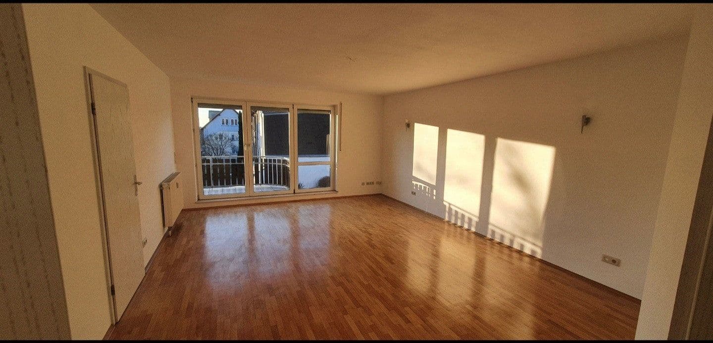 Pronájem bytu 3+1 90 m², Kelkheim (Taunus), Hessen Pronájem bytu 3+1 90 m², Kelkheim (Taunus), Hessen