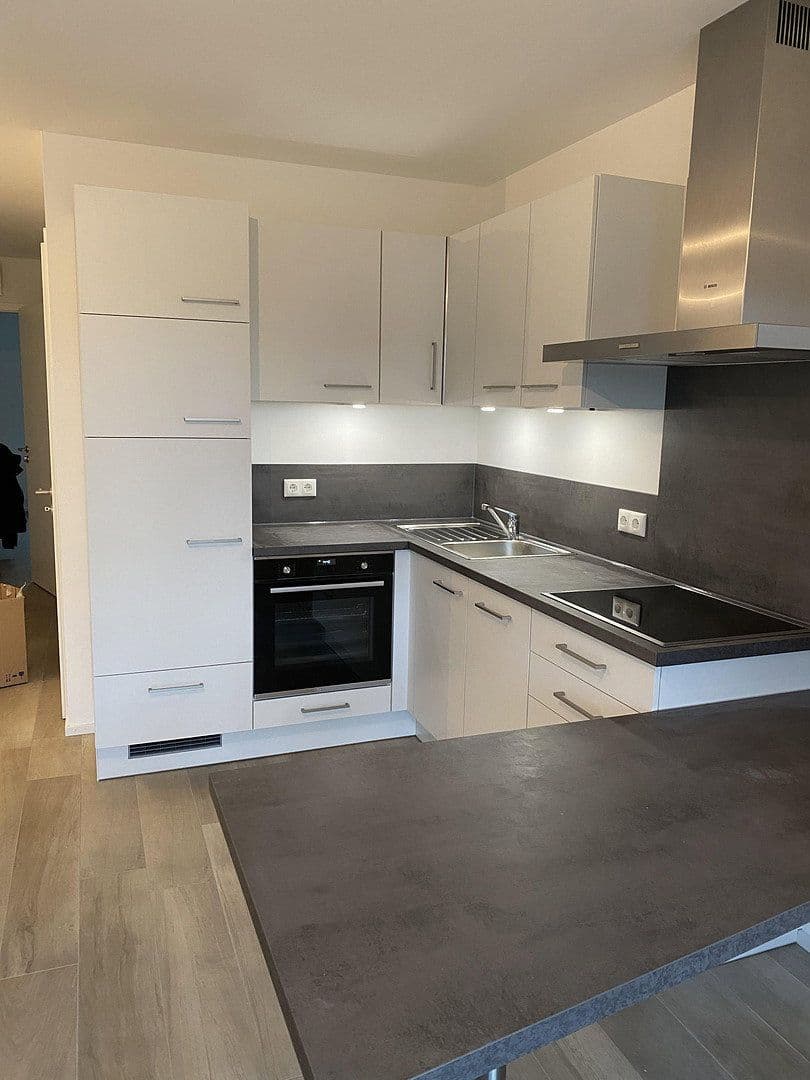 Pronájem bytu 2+1 52 m², Luitpoldstr. 78, Landshut, Nikola, Bavorsko Pronájem bytu 2+1 52 m², Luitpoldstr. 78, Landshut, Nikola, Bavorsko