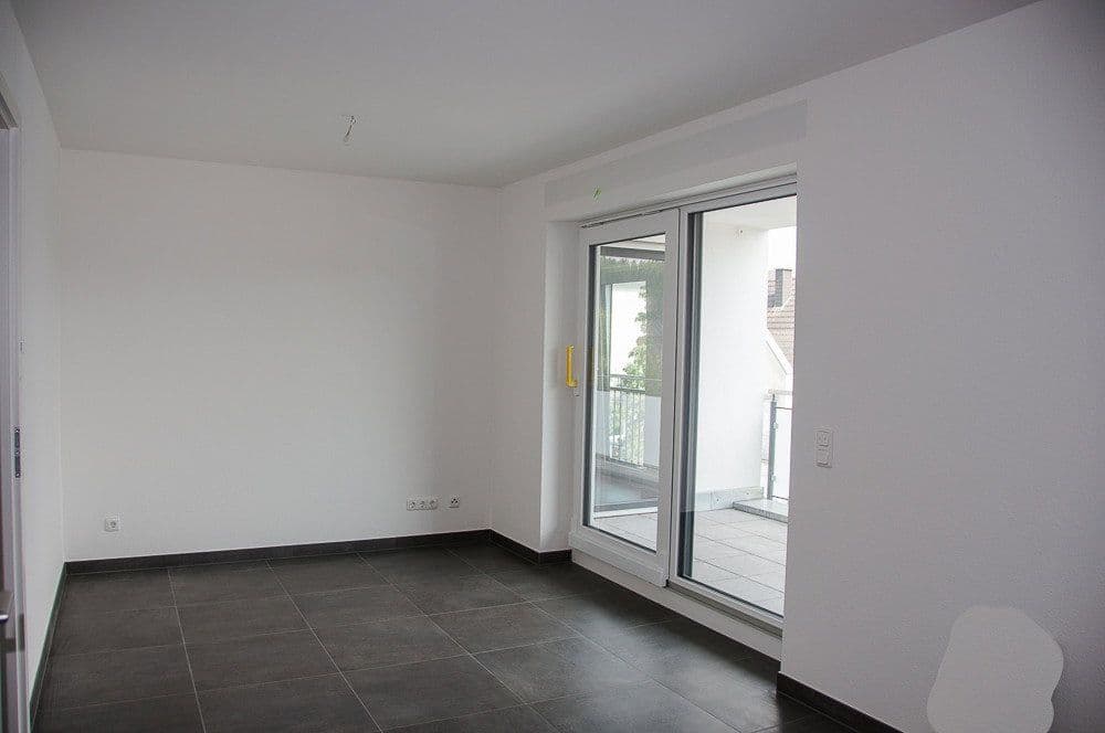 Pronájem bytu 5+1 170 m², Niederkassel, Severní Porýní-Vestfálsko Pronájem bytu 5+1 170 m², Niederkassel, Severní Porýní-Vestfálsko