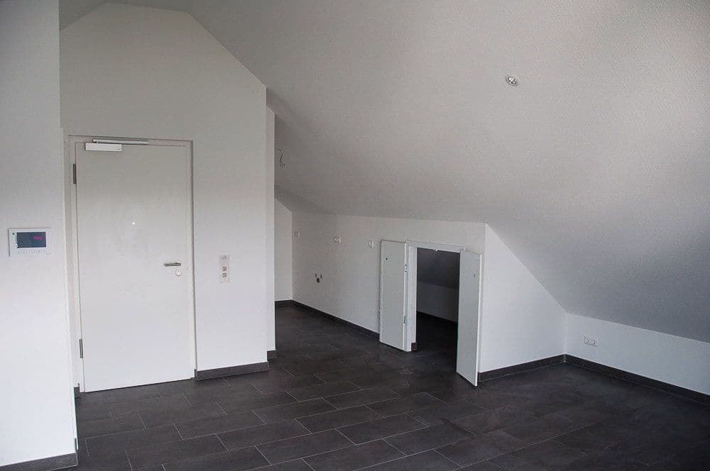 Pronájem bytu 5+1 170 m², Niederkassel, Severní Porýní-Vestfálsko Pronájem bytu 5+1 170 m², Niederkassel, Severní Porýní-Vestfálsko