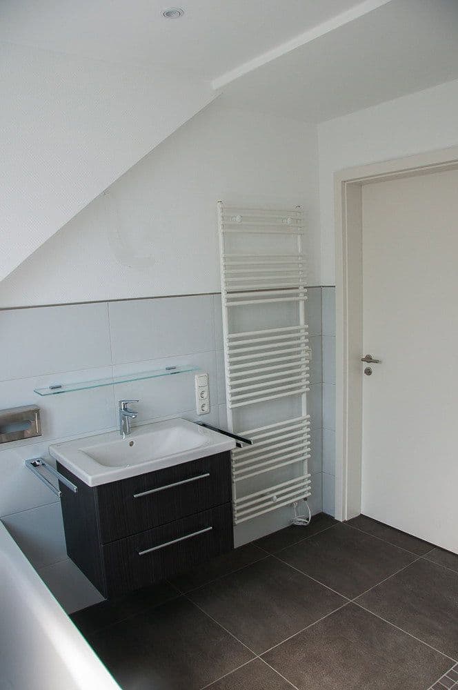 Pronájem bytu 5+1 170 m², Niederkassel, Severní Porýní-Vestfálsko Pronájem bytu 5+1 170 m², Niederkassel, Severní Porýní-Vestfálsko