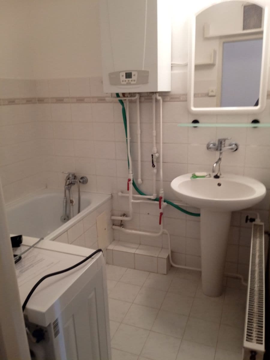 Pronájem bytu 2+1 60 m², Tovární, Jindřichův Hradec, Jihočeský kraj Pronájem bytu 2+1 60 m², Tovární, Jindřichův Hradec, Jihočeský kraj