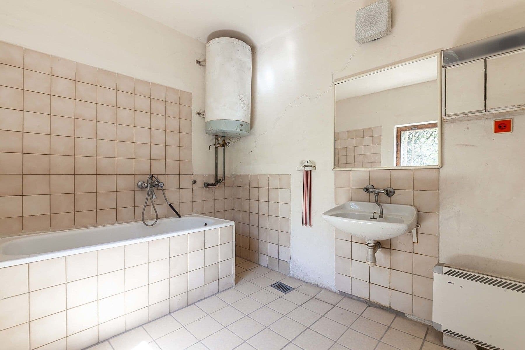Prodej chaty, chalupy 130 m², pozemek 2.003 m², Skvrňov, Středočeský kraj Prodej chaty, chalupy 130 m², pozemek 2.003 m², Skvrňov, Středočeský kraj
