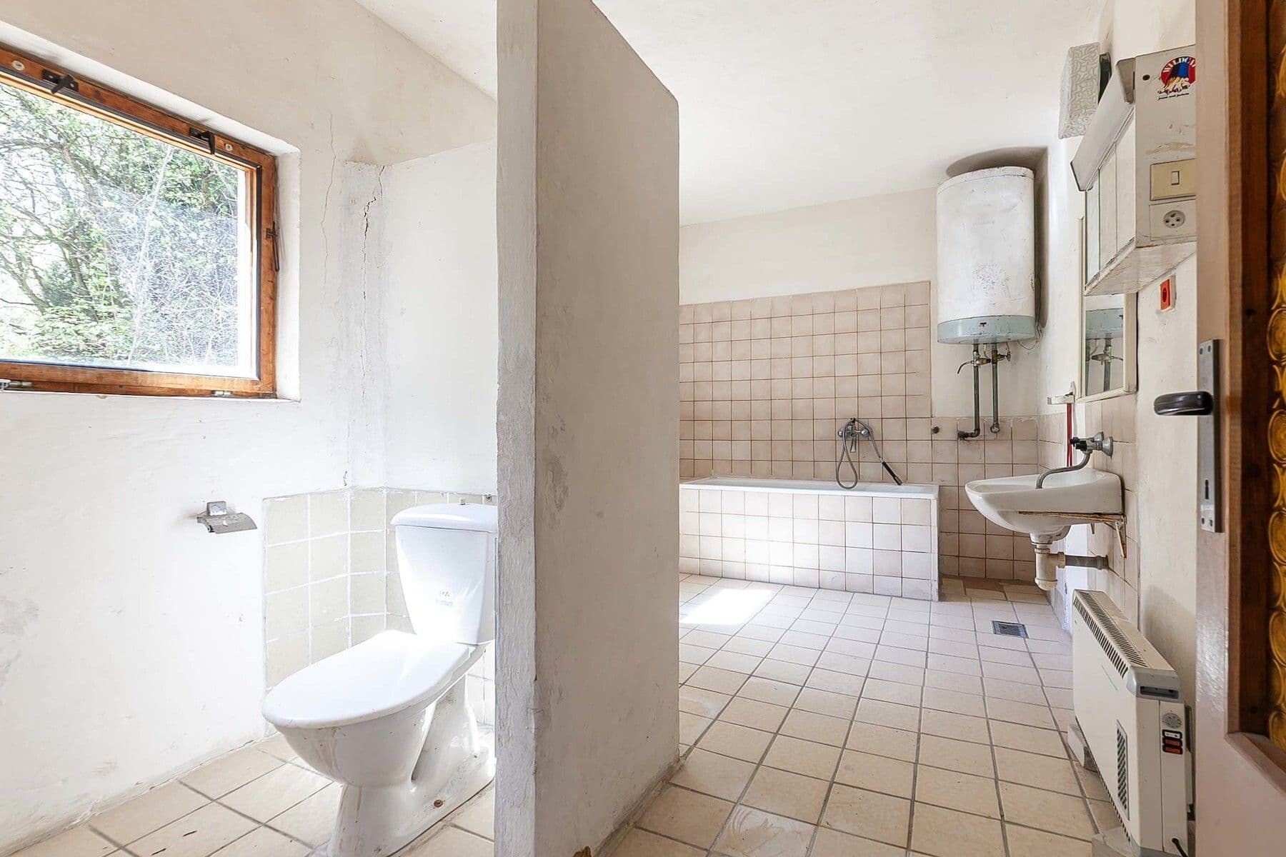 Prodej chaty, chalupy 130 m², pozemek 2.003 m², Skvrňov, Středočeský kraj Prodej chaty, chalupy 130 m², pozemek 2.003 m², Skvrňov, Středočeský kraj
