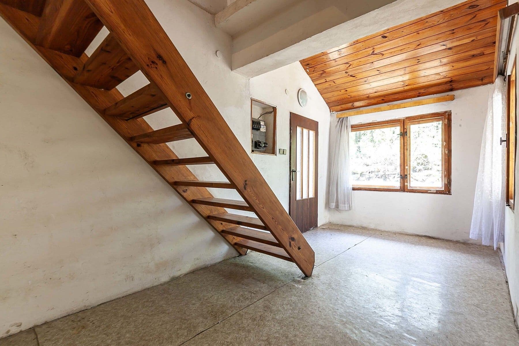 Prodej chaty, chalupy 130 m², pozemek 2.003 m², Skvrňov, Středočeský kraj Prodej chaty, chalupy 130 m², pozemek 2.003 m², Skvrňov, Středočeský kraj