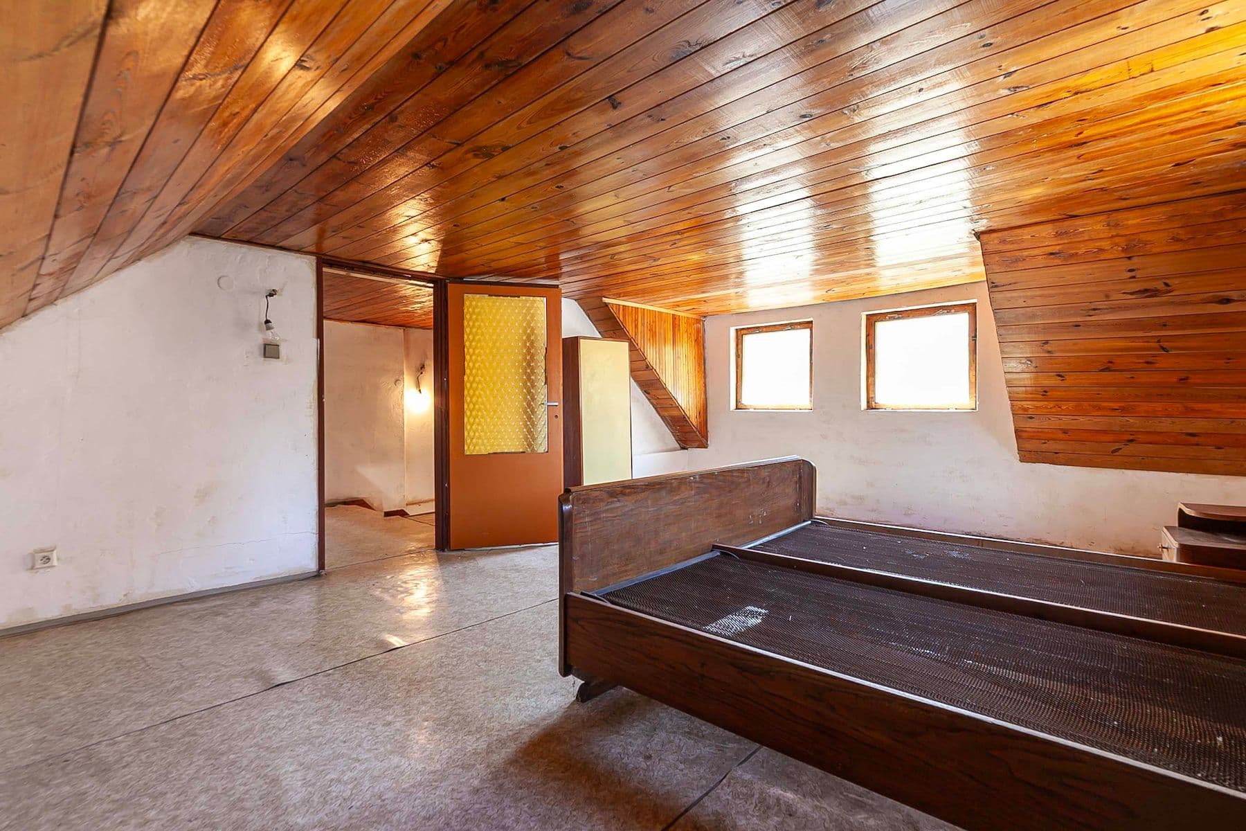 Prodej chaty, chalupy 130 m², pozemek 2.003 m², Skvrňov, Středočeský kraj Prodej chaty, chalupy 130 m², pozemek 2.003 m², Skvrňov, Středočeský kraj