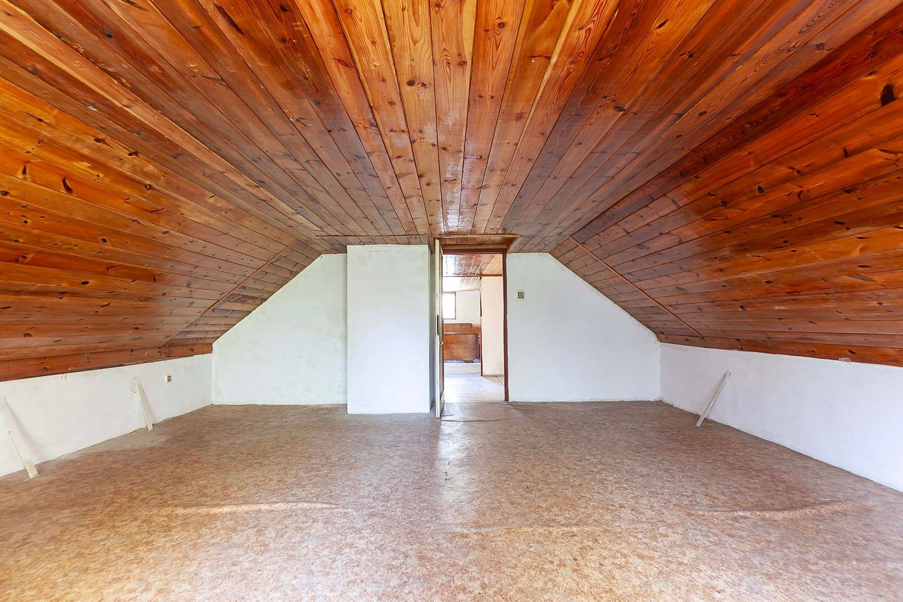 Prodej chaty, chalupy 130 m², pozemek 2.003 m², Skvrňov, Středočeský kraj Prodej chaty, chalupy 130 m², pozemek 2.003 m², Skvrňov, Středočeský kraj