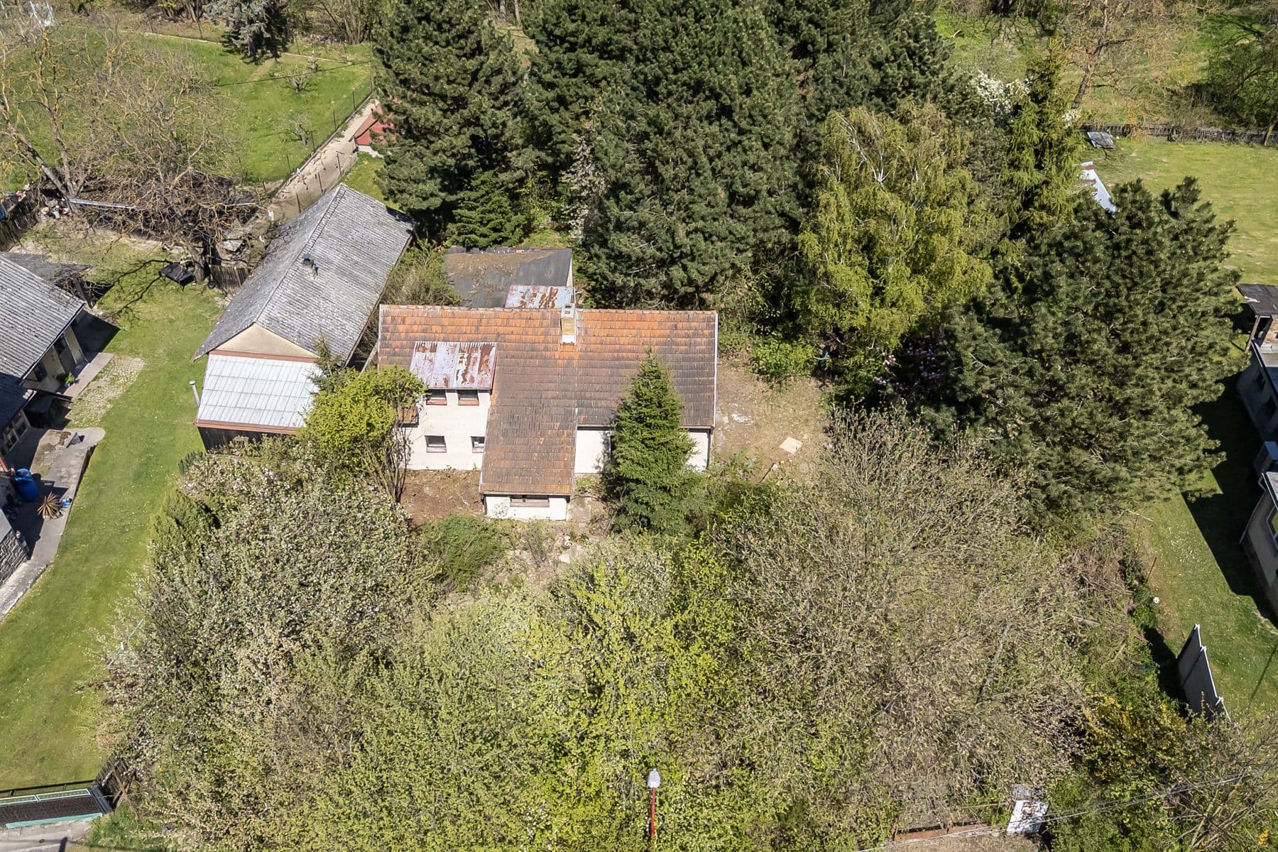 Prodej chaty, chalupy 130 m², pozemek 2.003 m², Skvrňov, Středočeský kraj Prodej chaty, chalupy 130 m², pozemek 2.003 m², Skvrňov, Středočeský kraj