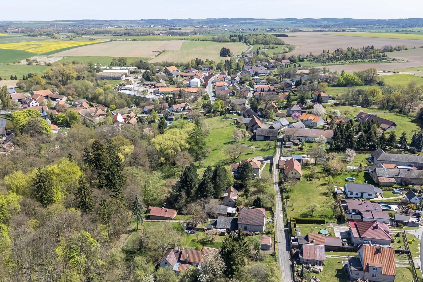 Prodej chaty, chalupy 130 m², pozemek 2.003 m², Skvrňov, Středočeský kraj Prodej chaty, chalupy 130 m², pozemek 2.003 m², Skvrňov, Středočeský kraj