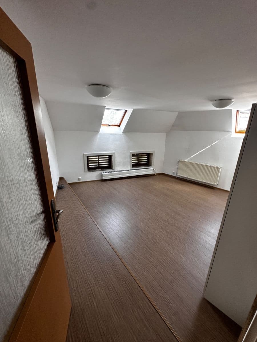Pronájem domu 140 m², pozemek 160 m², Pištín, Jihočeský kraj Pronájem domu 140 m², pozemek 160 m², Pištín, Jihočeský kraj