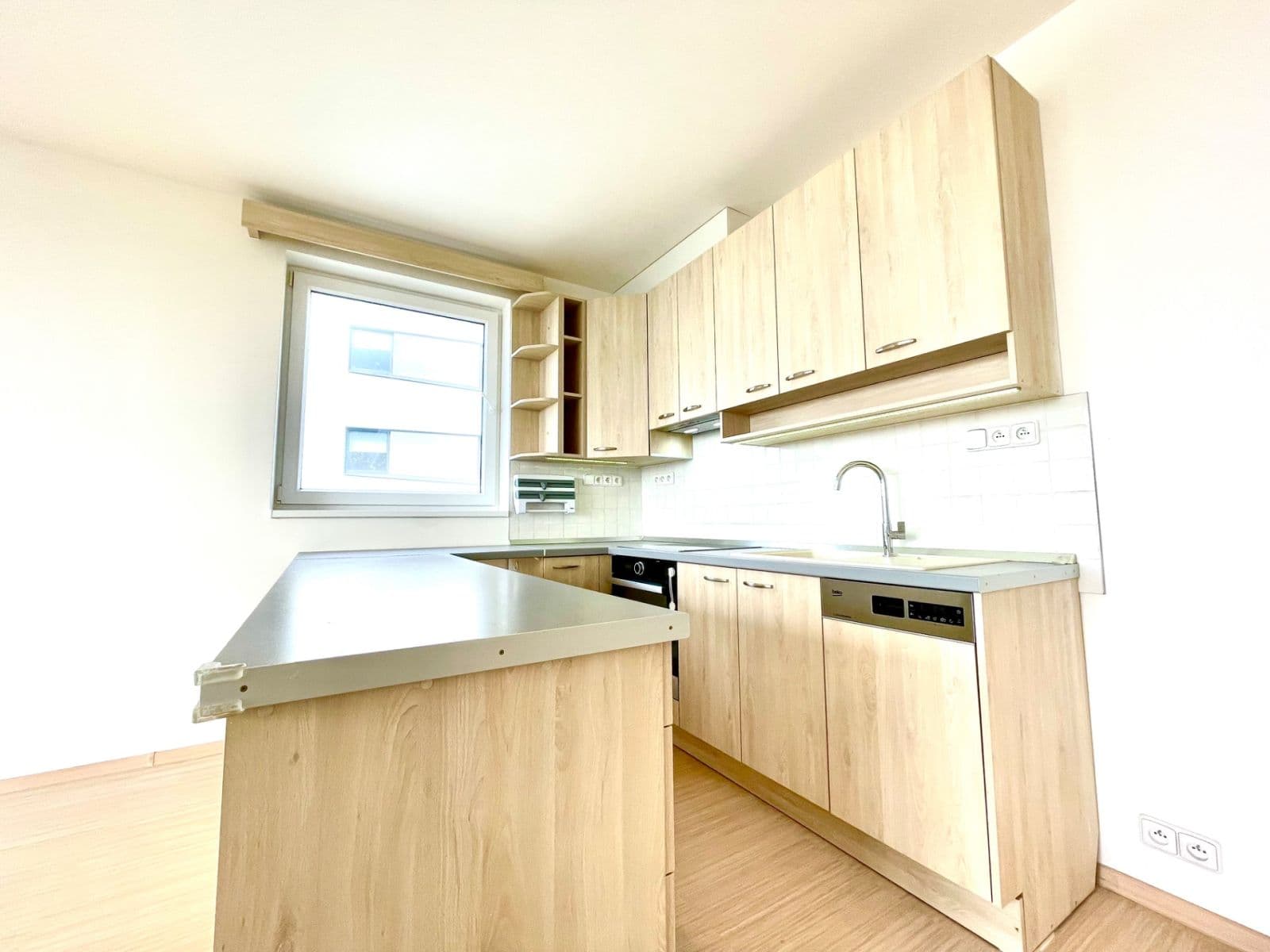 Pronájem bytu 3+kk 88 m², Cukrova, Praha, Praha Pronájem bytu 3+kk 88 m², Cukrova, Praha, Praha