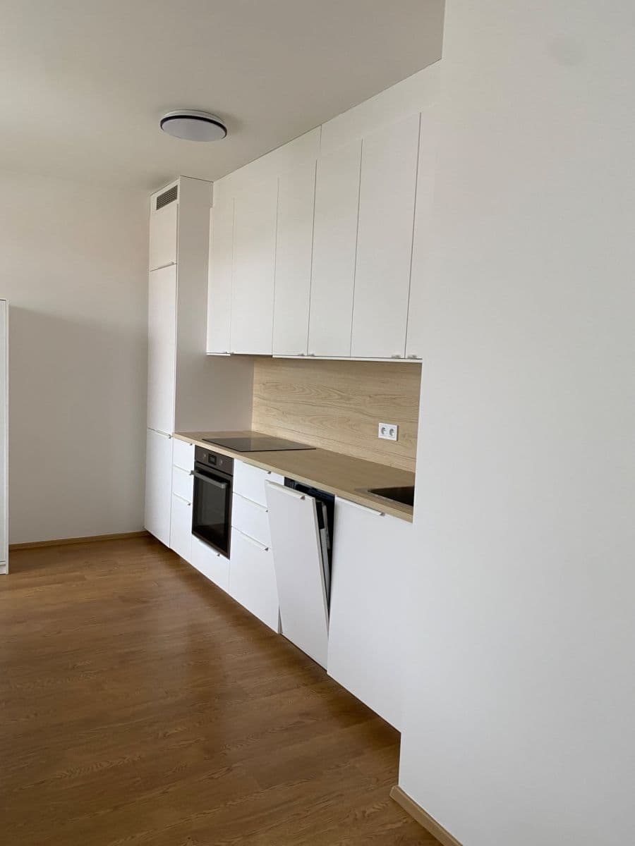 Pronájem bytu 1+kk 34 m², Pod Harfou, Praha, Praha Pronájem bytu 1+kk 34 m², Pod Harfou, Praha, Praha