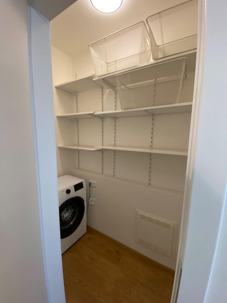 Pronájem bytu 1+kk 34 m², Pod Harfou, Praha, Praha Pronájem bytu 1+kk 34 m², Pod Harfou, Praha, Praha
