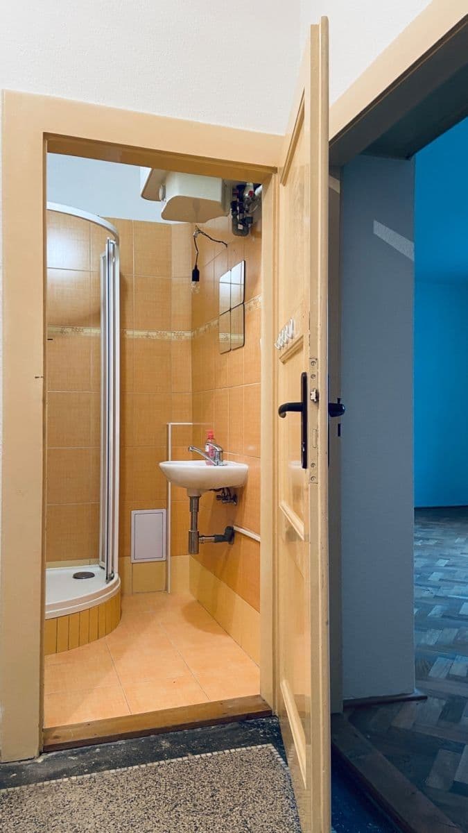 Pronájem bytu 2+kk 50 m², Komunardů, Praha, Praha Pronájem bytu 2+kk 50 m², Komunardů, Praha, Praha
