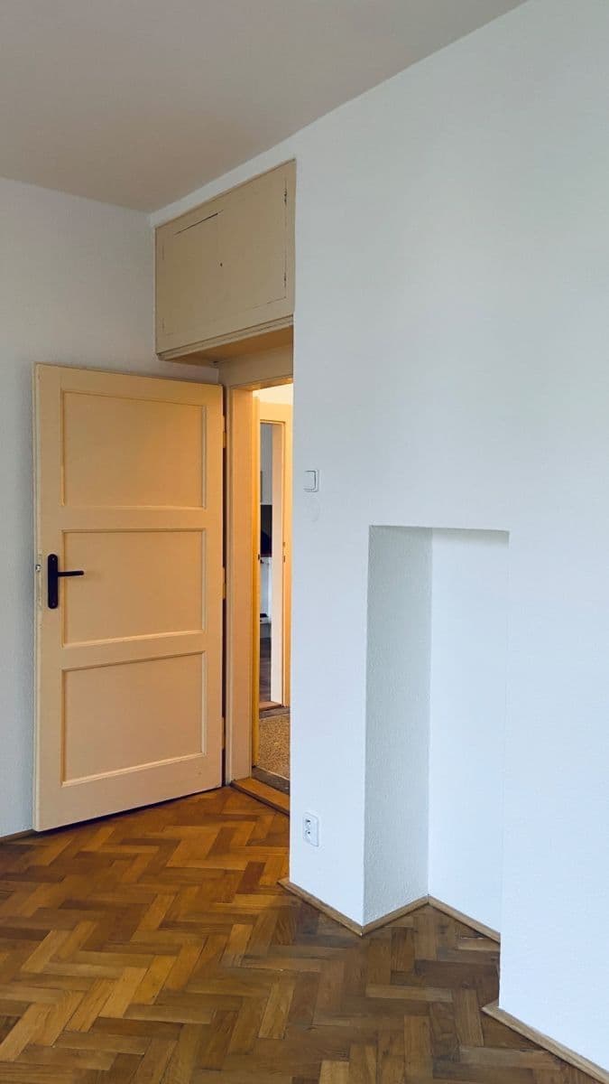 Pronájem bytu 2+kk 50 m², Komunardů, Praha, Praha Pronájem bytu 2+kk 50 m², Komunardů, Praha, Praha