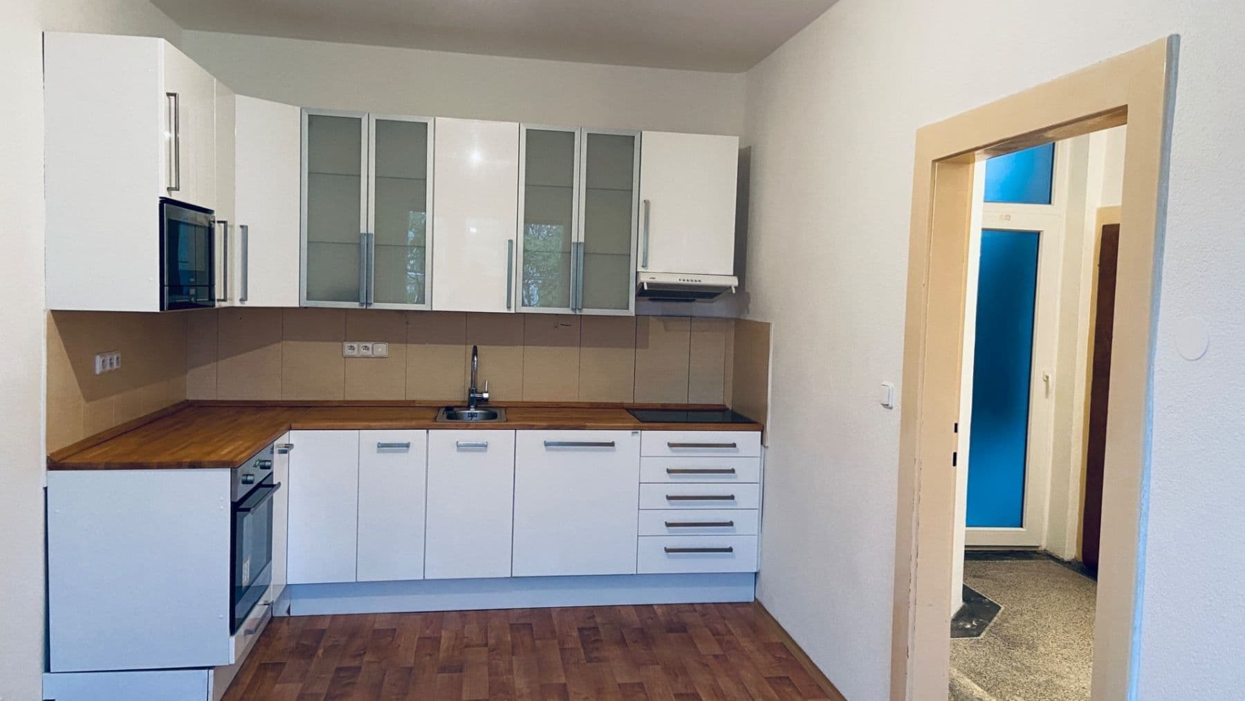 Pronájem bytu 2+kk 50 m², Komunardů, Praha, Praha Pronájem bytu 2+kk 50 m², Komunardů, Praha, Praha