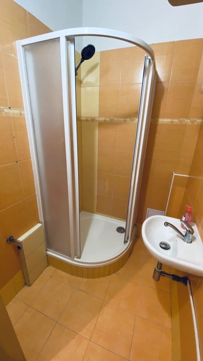 Pronájem bytu 2+kk 50 m², Komunardů, Praha, Praha Pronájem bytu 2+kk 50 m², Komunardů, Praha, Praha