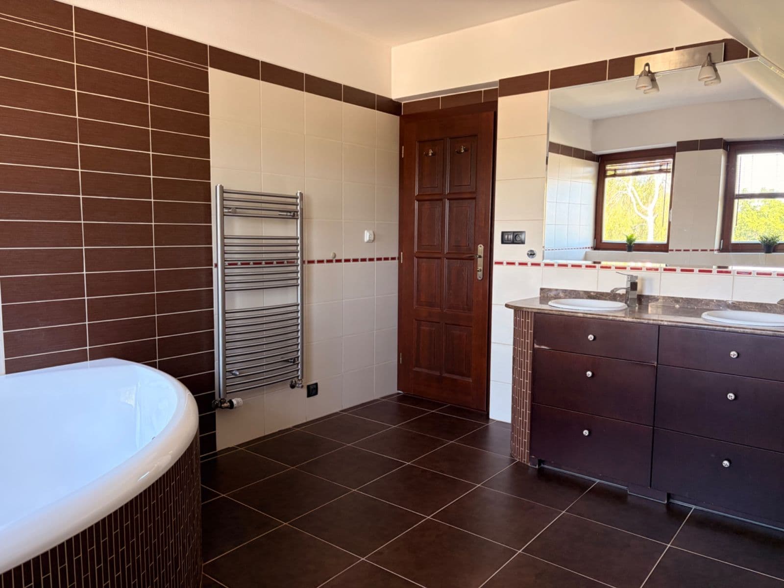 Pronájem domu 300 m², pozemek 1.400 m², Pod Ovčínem, Praha, Praha Pronájem domu 300 m², pozemek 1.400 m², Pod Ovčínem, Praha, Praha