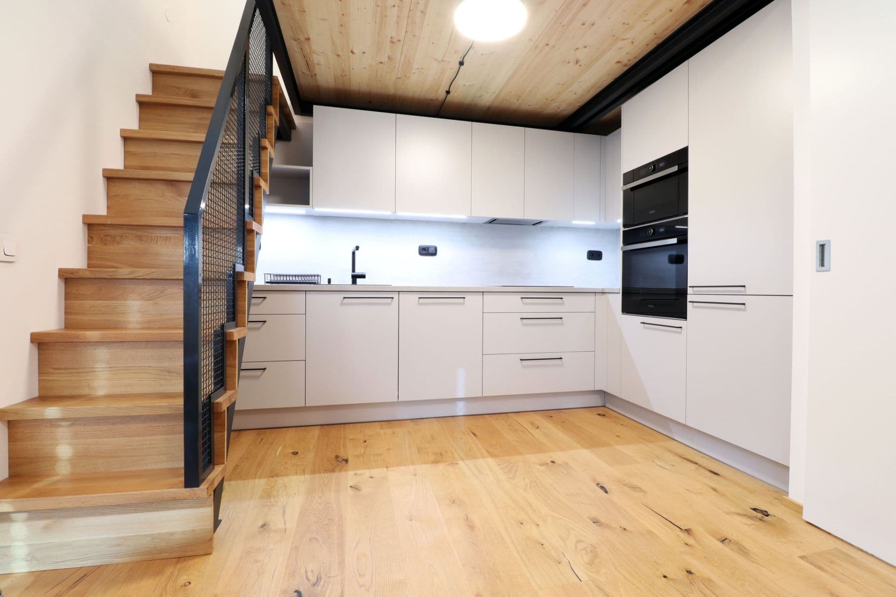 Pronájem bytu 2+kk 55 m², Naskové, Praha, Praha Pronájem bytu 2+kk 55 m², Naskové, Praha, Praha