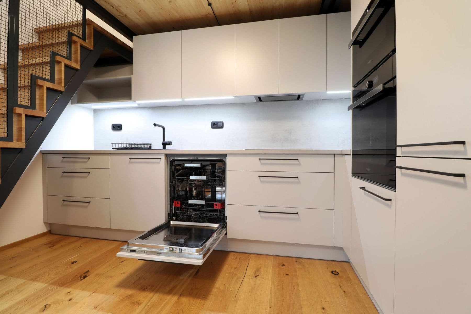Pronájem bytu 2+kk 55 m², Naskové, Praha, Praha Pronájem bytu 2+kk 55 m², Naskové, Praha, Praha