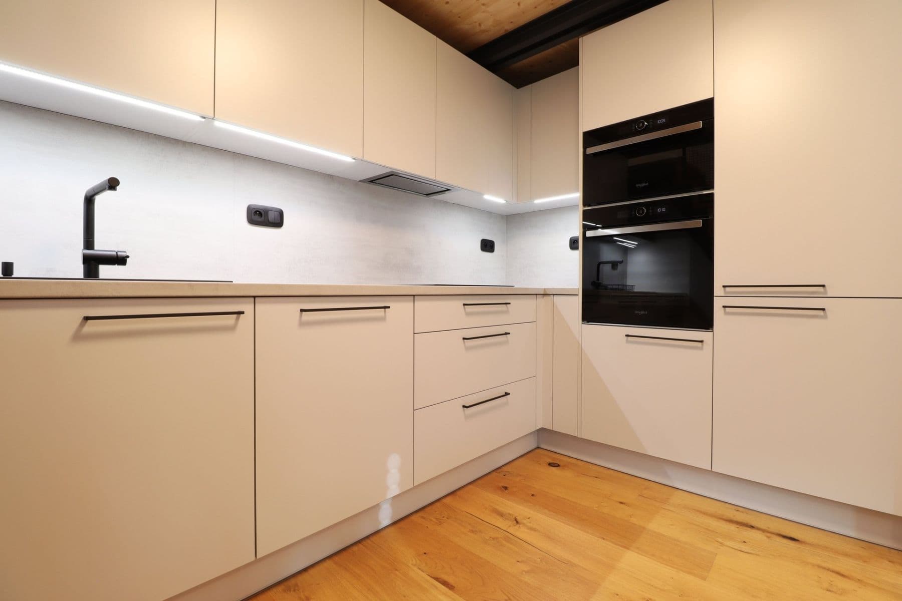 Pronájem bytu 2+kk 55 m², Naskové, Praha, Praha Pronájem bytu 2+kk 55 m², Naskové, Praha, Praha