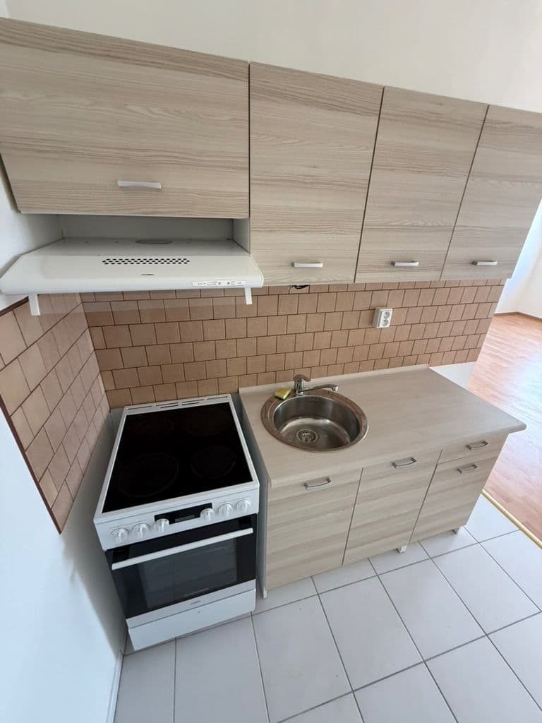 Pronájem bytu 1+1 32 m², Unčínská, Teplice, Ústecký kraj Pronájem bytu 1+1 32 m², Unčínská, Teplice, Ústecký kraj
