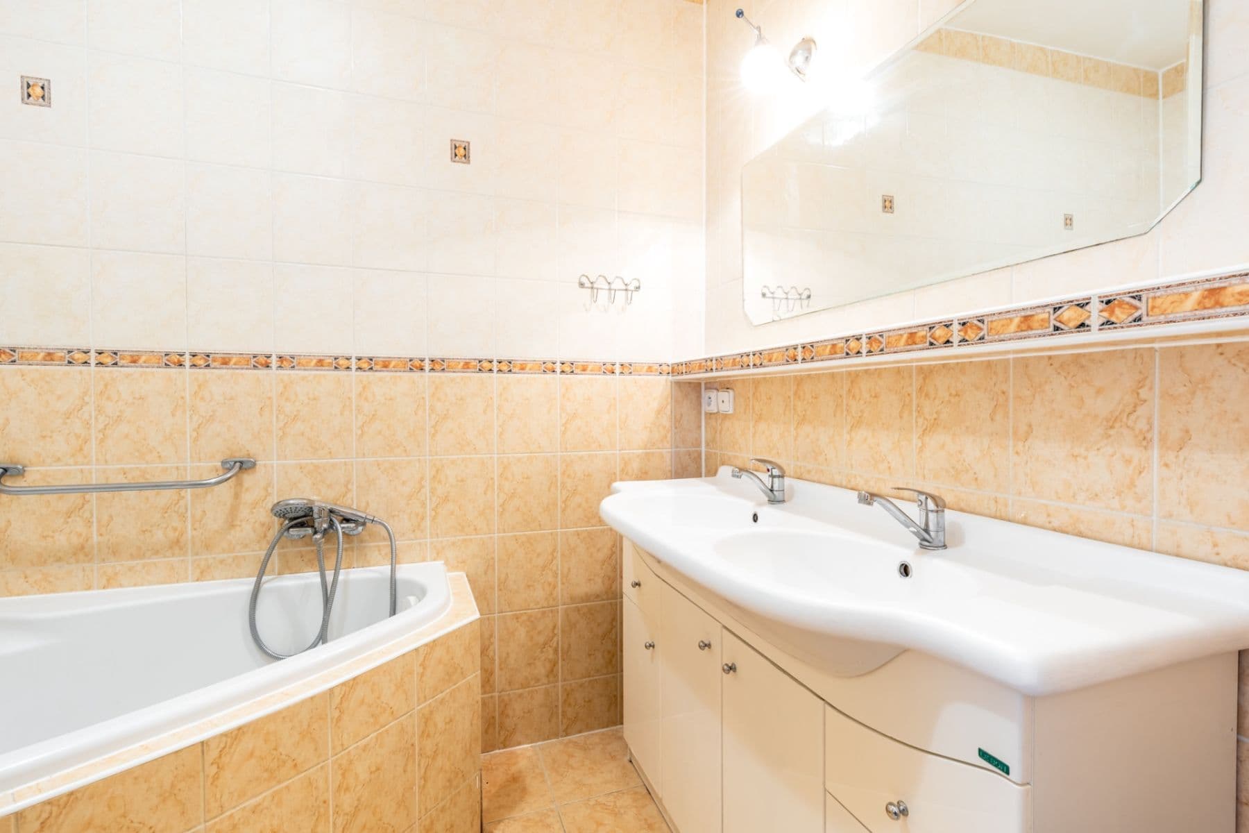 Prodej bytu 3+1 76 m², Jungmannova, Olomouc, Olomoucký kraj Prodej bytu 3+1 76 m², Jungmannova, Olomouc, Olomoucký kraj
