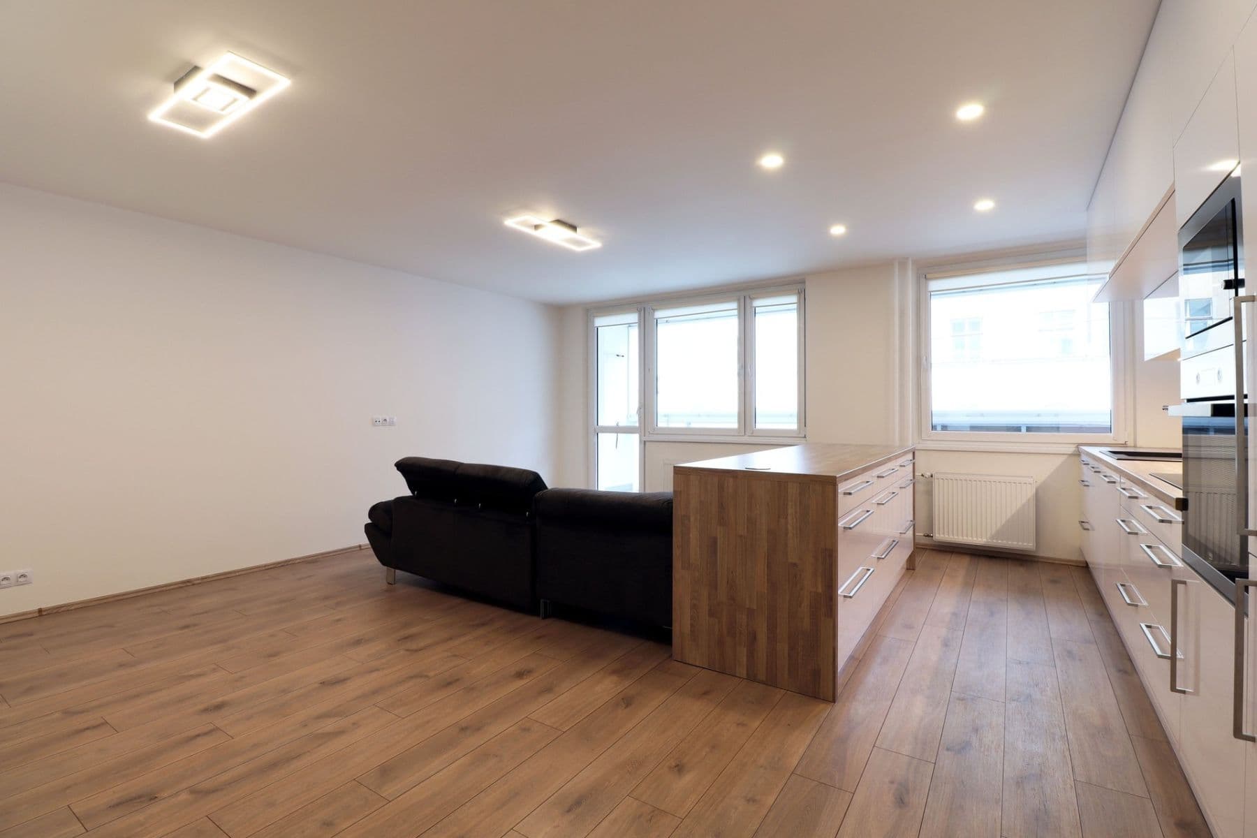 Pronájem bytu 3+kk 76 m², Ostromečská, Praha, Praha Pronájem bytu 3+kk 76 m², Ostromečská, Praha, Praha