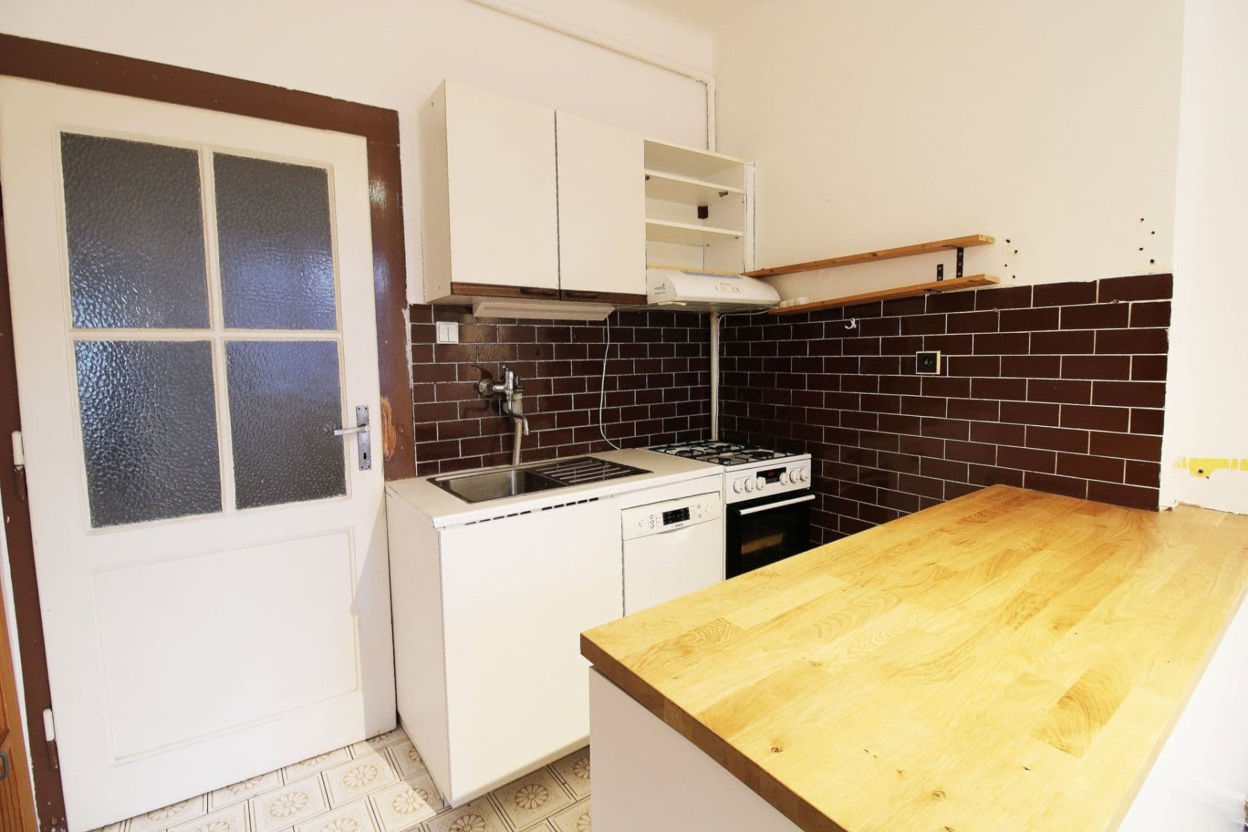 Pronájem bytu 1+1 41 m², Ruská, Praha, Praha Pronájem bytu 1+1 41 m², Ruská, Praha, Praha