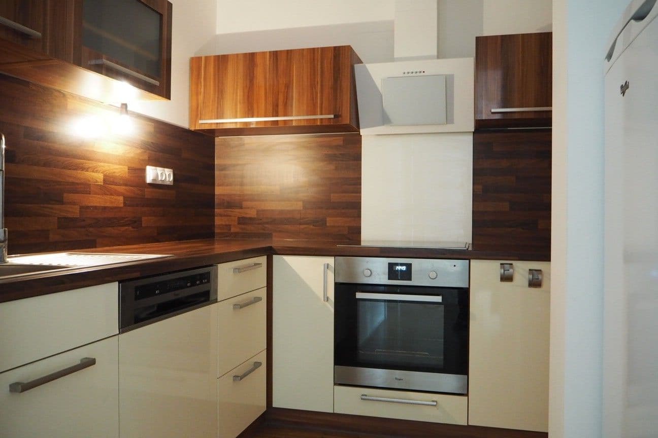 Pronájem bytu 2+kk 65 m², Šafaříkovy sady, Plzeň, Plzeňský kraj Pronájem bytu 2+kk 65 m², Šafaříkovy sady, Plzeň, Plzeňský kraj