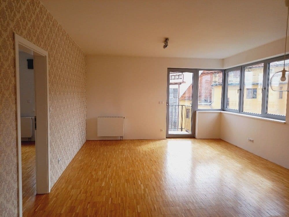 Pronájem bytu 2+kk 65 m², Šafaříkovy sady, Plzeň, Plzeňský kraj Pronájem bytu 2+kk 65 m², Šafaříkovy sady, Plzeň, Plzeňský kraj