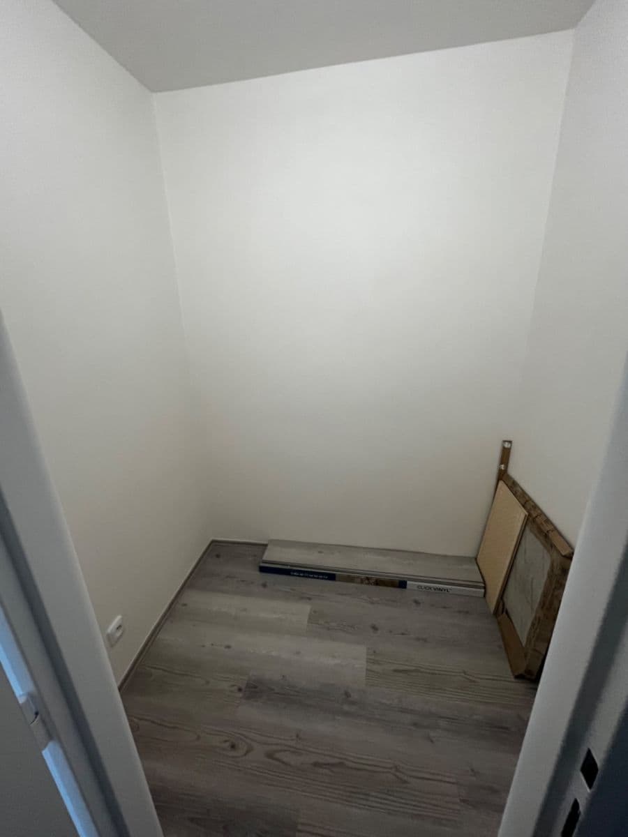 Prodej bytu 3+1 81 m², Evropská, Praha, Praha Prodej bytu 3+1 81 m², Evropská, Praha, Praha