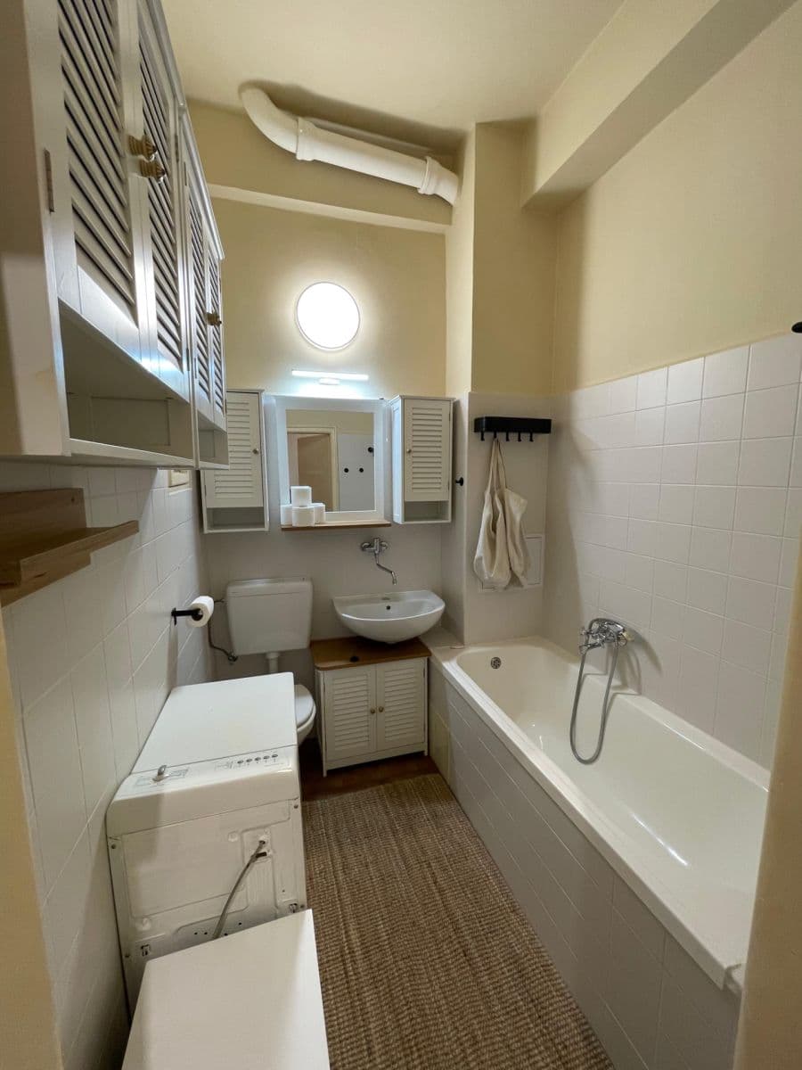 Pronájem bytu 1+1 31 m², 28. pluku, Praha, Praha Pronájem bytu 1+1 31 m², 28. pluku, Praha, Praha