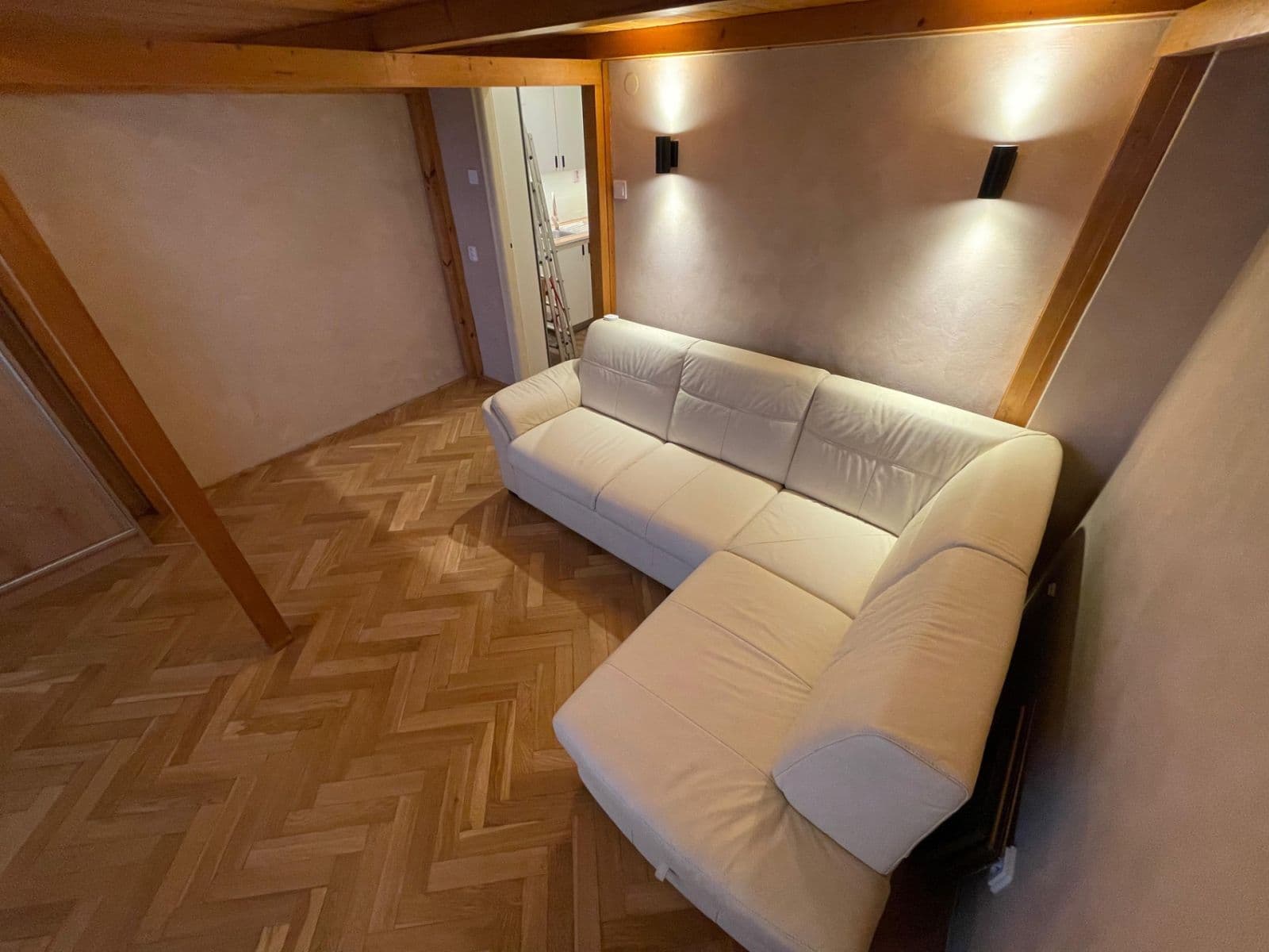 Pronájem bytu 1+1 31 m², 28. pluku, Praha, Praha Pronájem bytu 1+1 31 m², 28. pluku, Praha, Praha