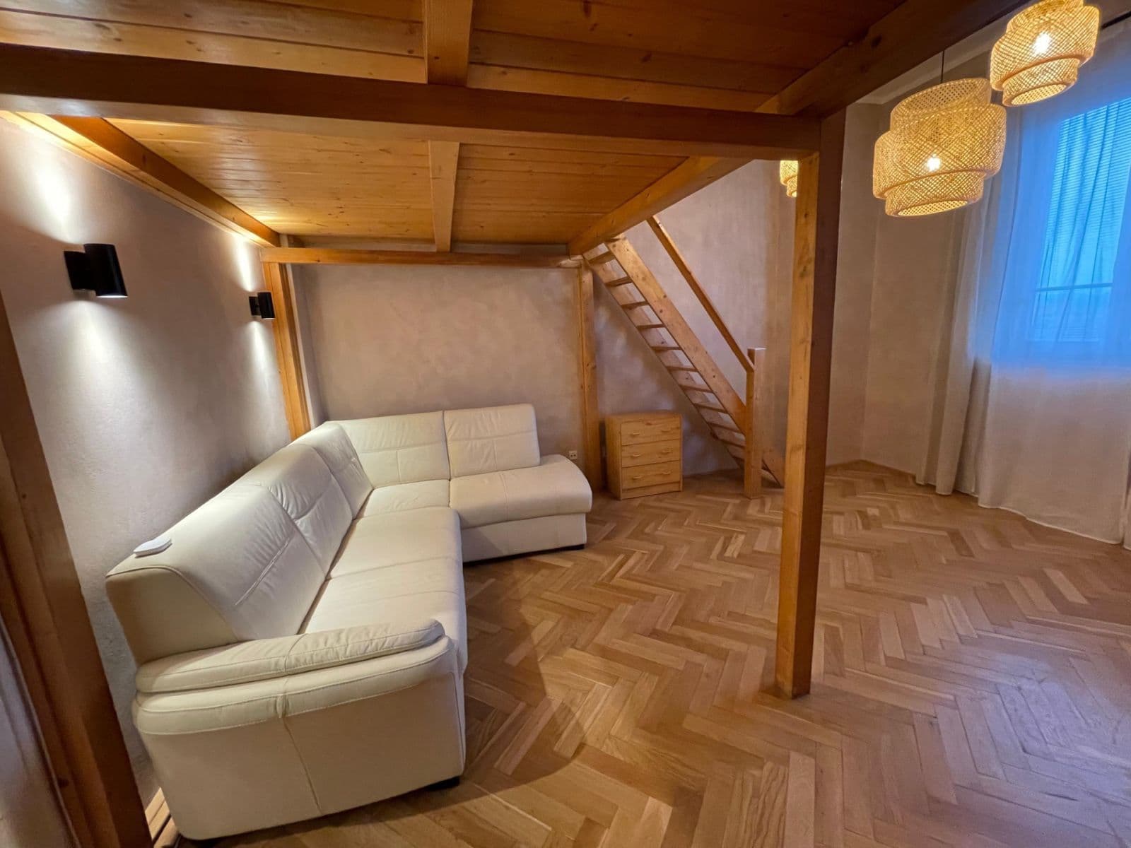 Pronájem bytu 1+1 31 m², 28. pluku, Praha, Praha Pronájem bytu 1+1 31 m², 28. pluku, Praha, Praha