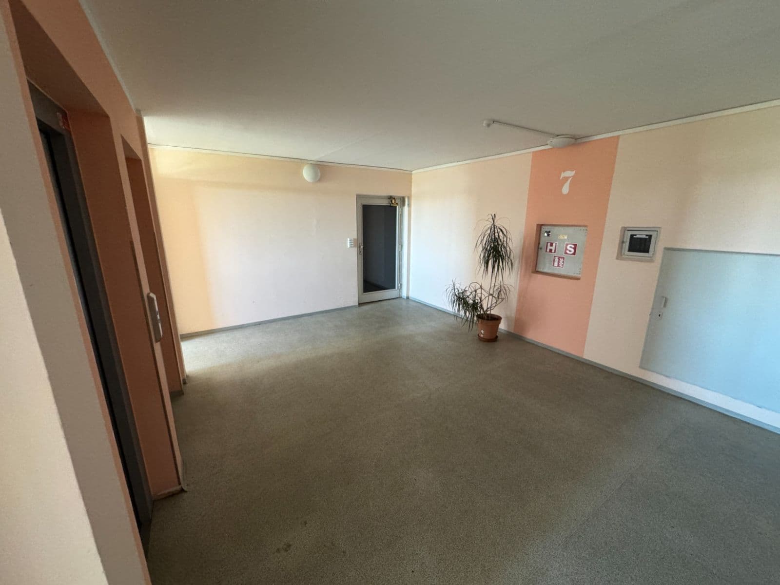 Prodej bytu 2+kk 47 m², Kozmíkova, Praha, Praha Prodej bytu 2+kk 47 m², Kozmíkova, Praha, Praha